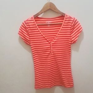 Old navy V-neck tee.